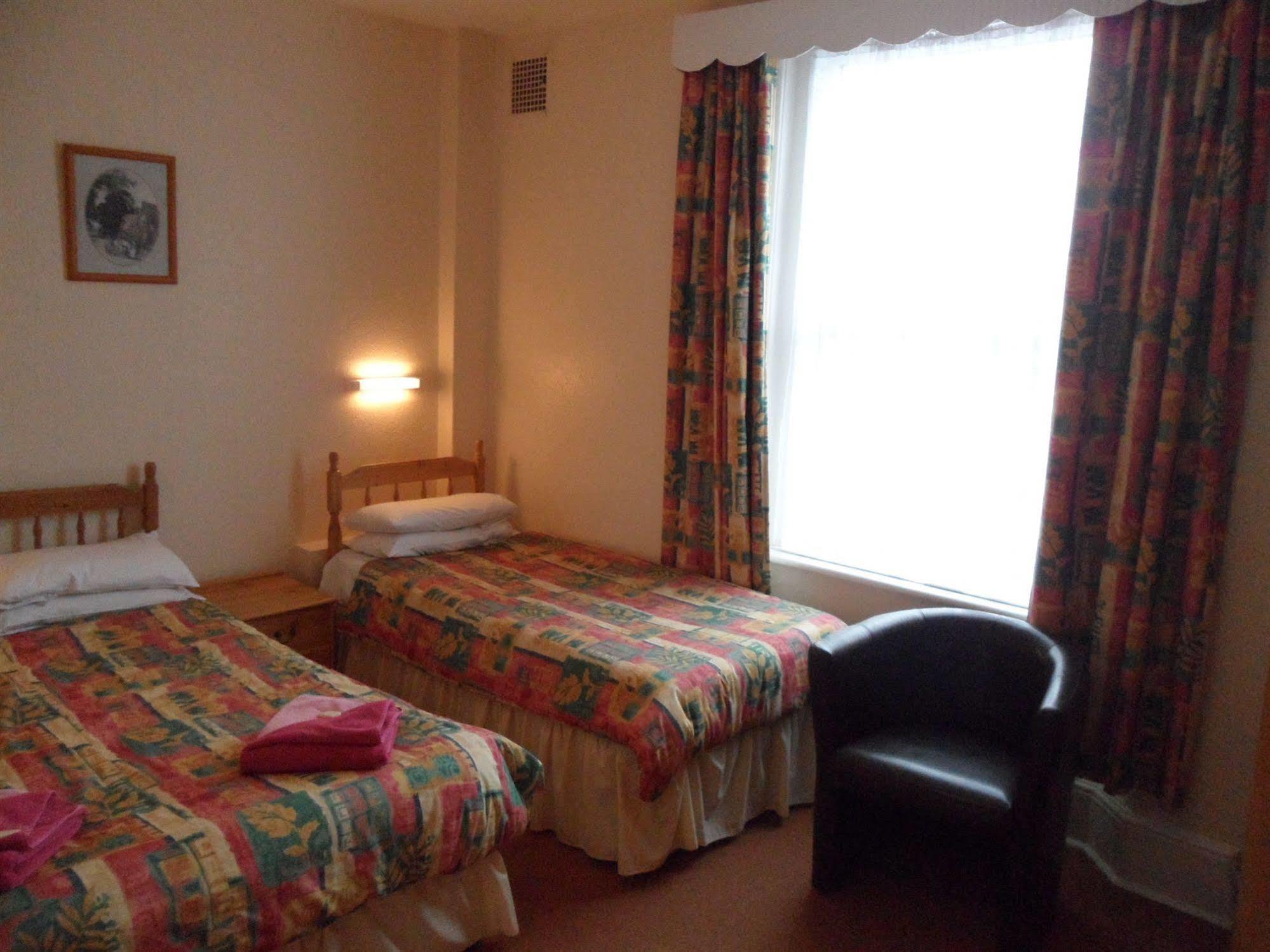 Hotel Medehamstede 2*